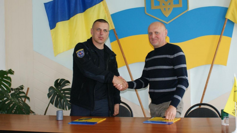 Рожищенські добровольці перейняли досвід пожежних команд Рівненщини: підписали два меморандуми