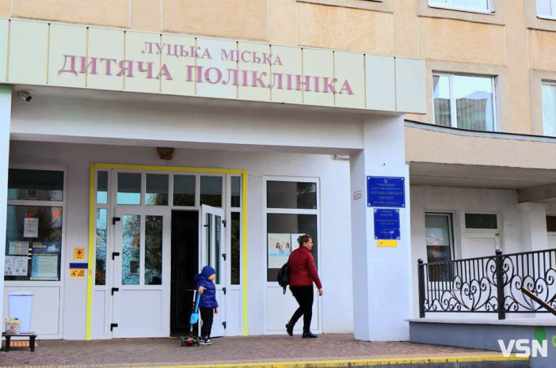 Медогляд для першокласників без біганини по кабінетах: як це працює у Луцькій міській дитячій поліклініці