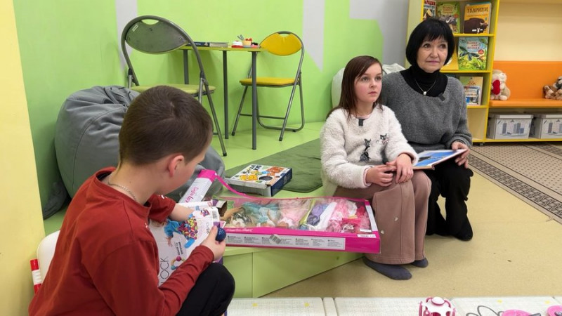 «Для мене — це затишок»: лучанка 48 років працює у бібліотеці