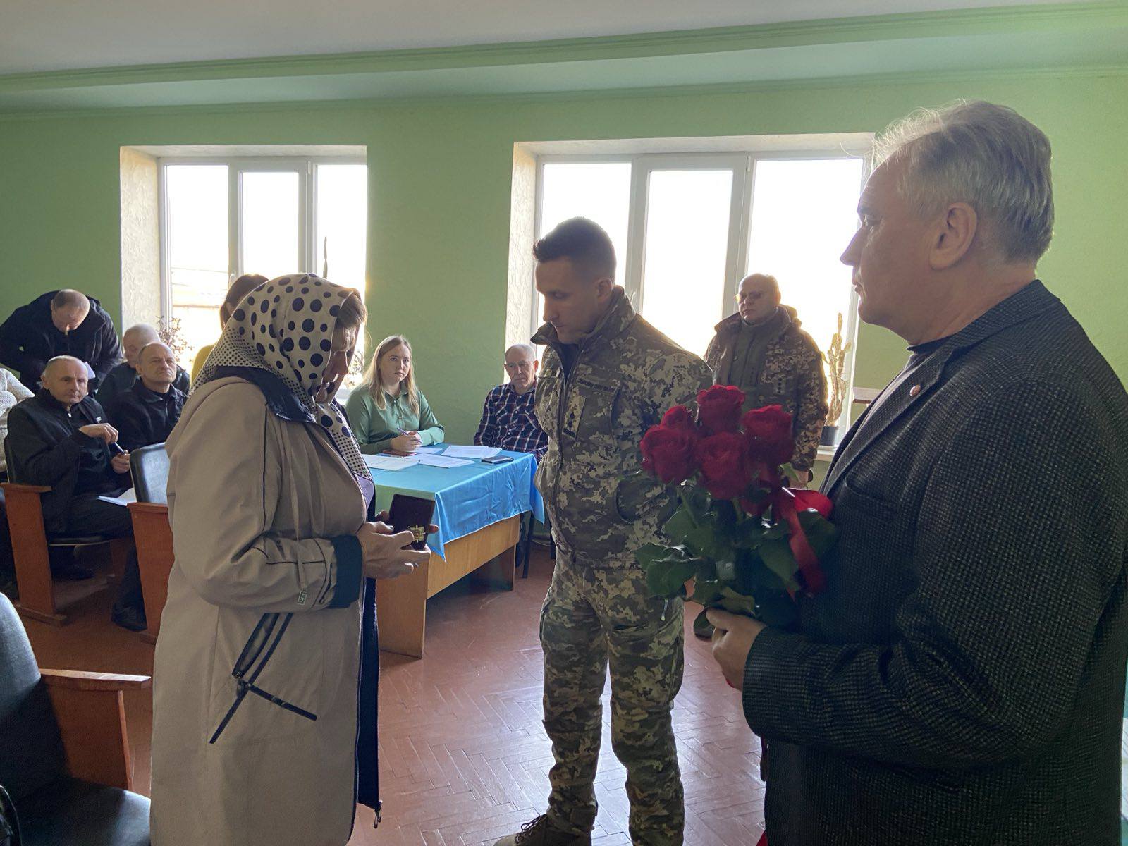 Загинув у бою за Україну: матері Героя з Волині вручили посмертну нагороду сина