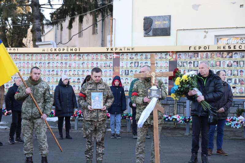 Два прощання в один день: лучани провели в останню путь Героїв Андрія Черняка та Артема Петровського