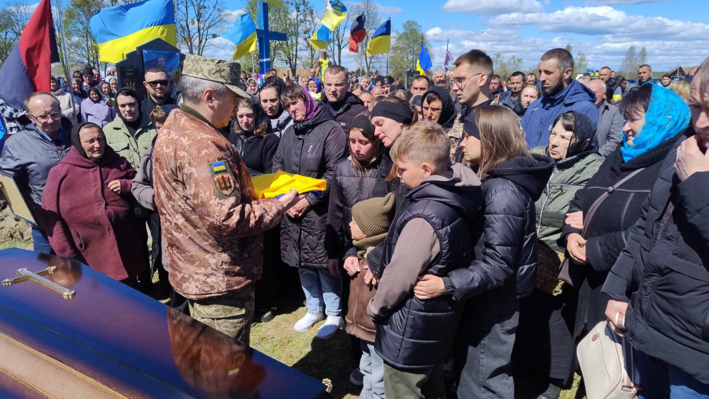 З вересня 2024 року рідні жили надією: на Волині попрощалися із 31-річним Героєм Іваном Фіщуком