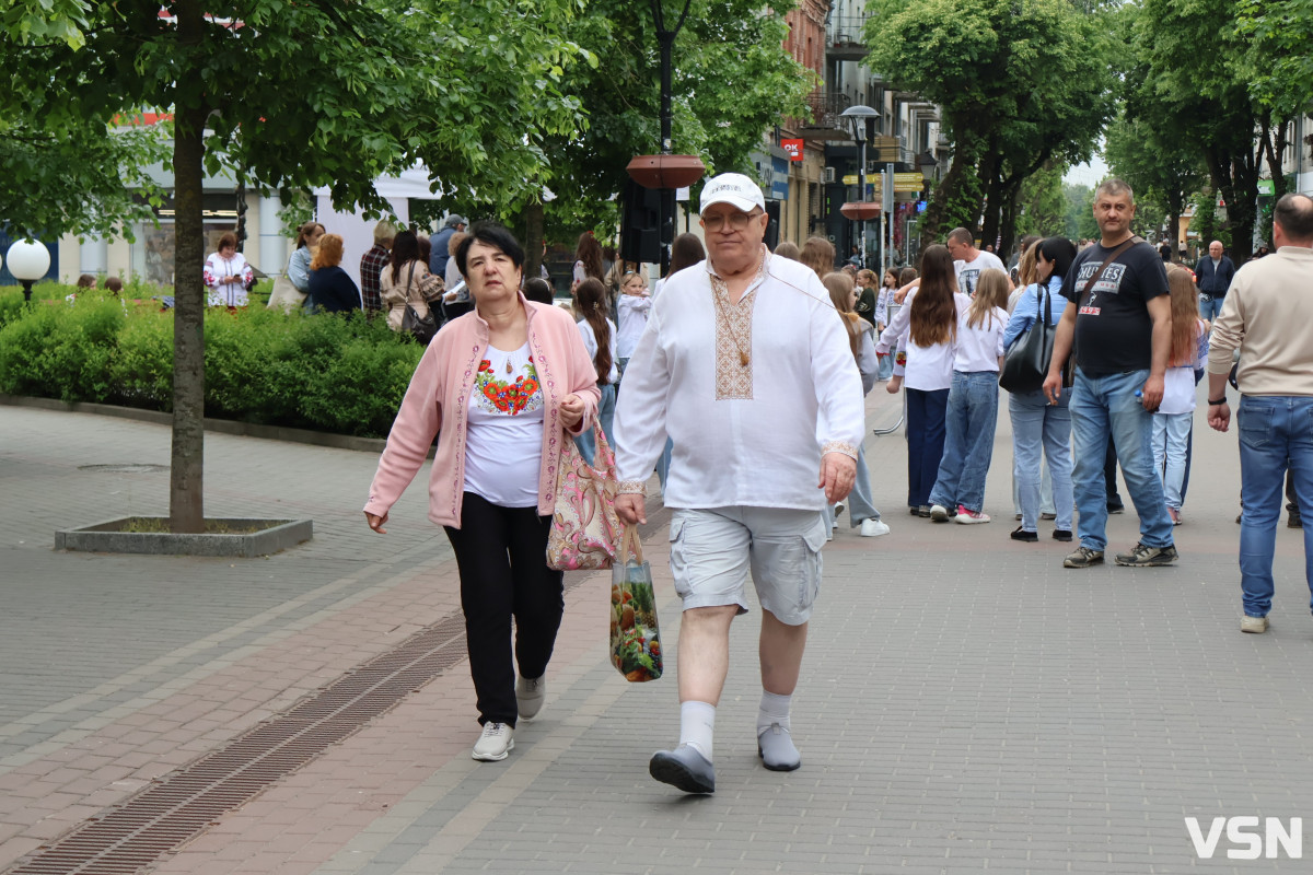 Луцьк у вишиванках. Фоторепортаж