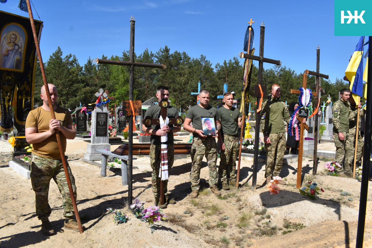 Ворожа куля вкоротила життя: на Волині попрощалися з 28-річним Героєм Іваном Мельником