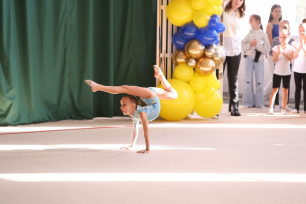 Понад 300 юних гімнасток приїхали до Луцька на фестиваль з художньої гімнастики