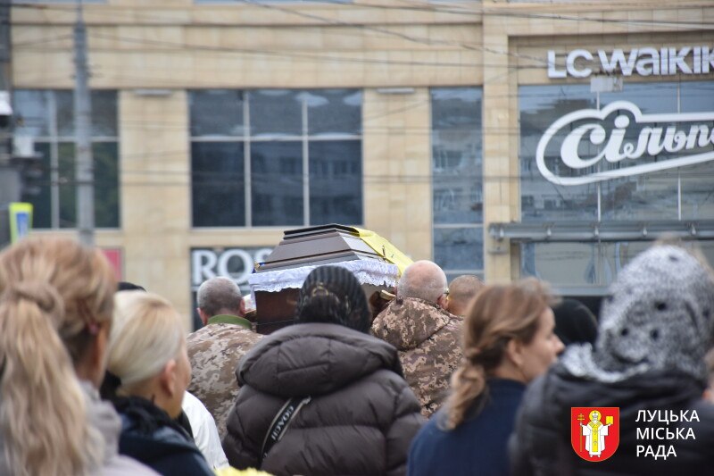 З 2014 року допомагав військовим, а потім сам пішов на фронт: у Луцьку провели в останню путь Героя Володимира Тарановича