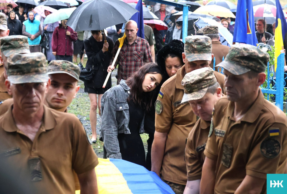 На Волині попрощалися із захисником Сергієм Клапінським, життя якого трагічно обірвала ДТП