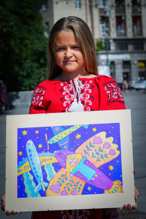 Малюнок дівчинки з Волині, який став прототипом марки, продають для благодійності