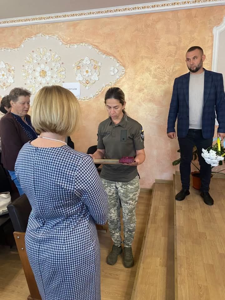 «Хрест Доблесті» та «Комбатантський хрест»: родинам двох воїнів із Волині передали посмертні нагороди