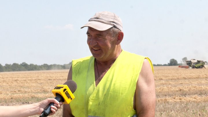 «Війна, рук не вистачає»: на Волині десятки дівчат обирають професію трактористки