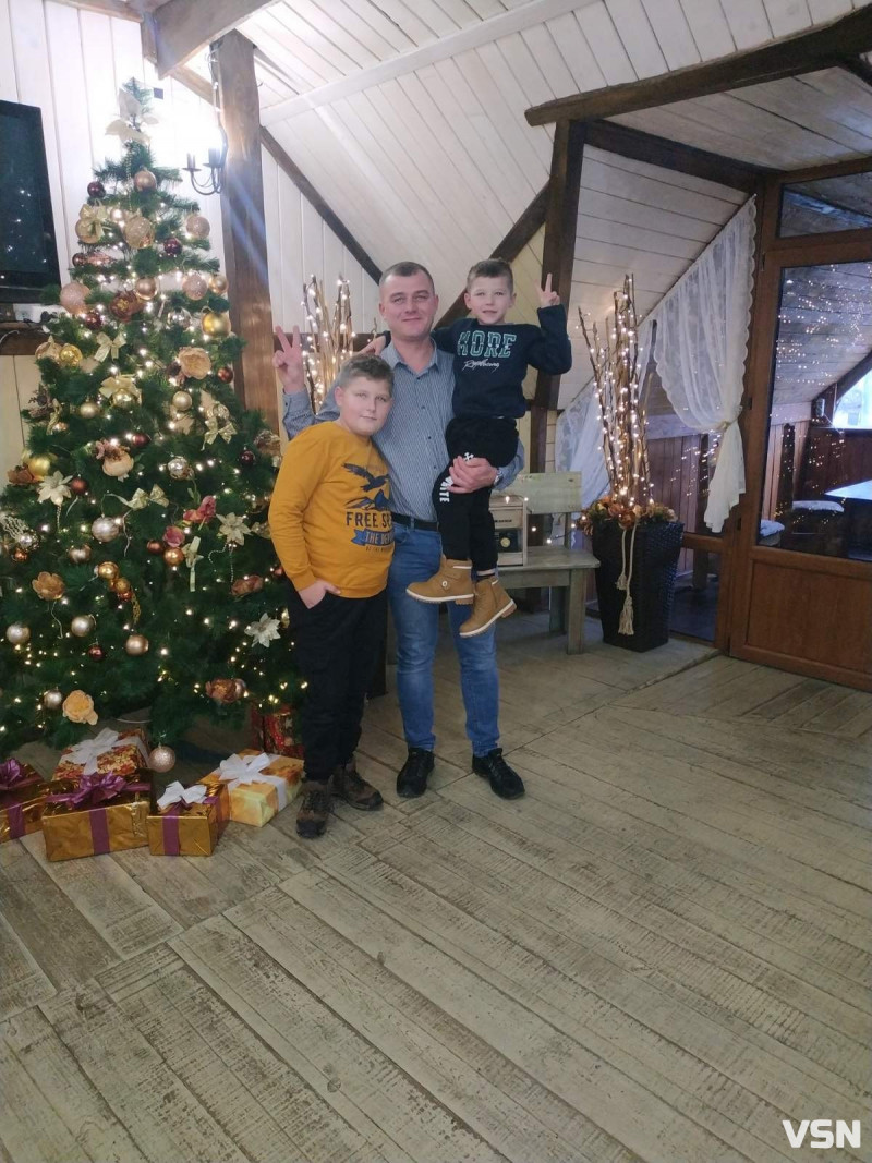 Намагаючись евакуювати полеглого побратима, підірвався на міні. Спогади про Героя з Волині Ігоря Панасюка