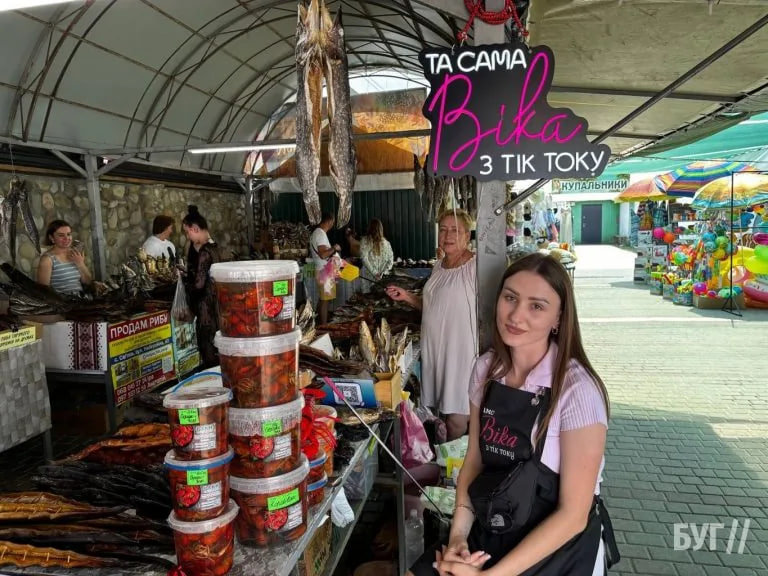 Світязь «тріщить по швах» від туристів: пляж переповнений навіть у спеку