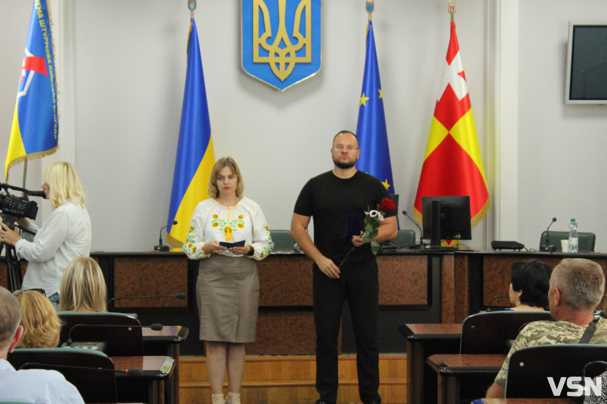 «Це для мене велика честь… Я знав багатьох з них»: у Луцьку вручили посмертні нагороди сім’ям загиблих Героїв