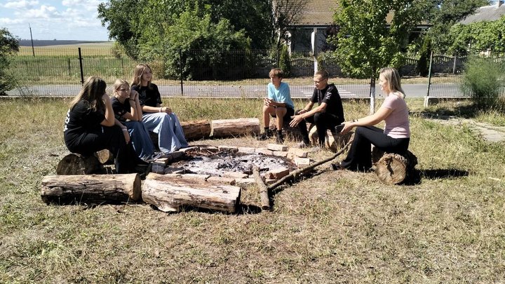 Кіно, книги, майстер-класи та спорт: у селі на Волині старий ФАП перетворюють на молодіжний центр