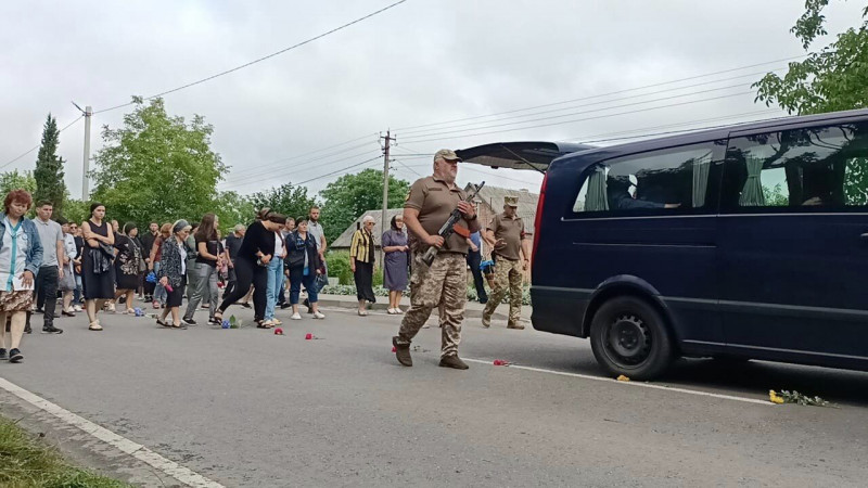 Навіки 25: у Луцькому районі попрощалися із молодим Героєм Ярославом Федорцем