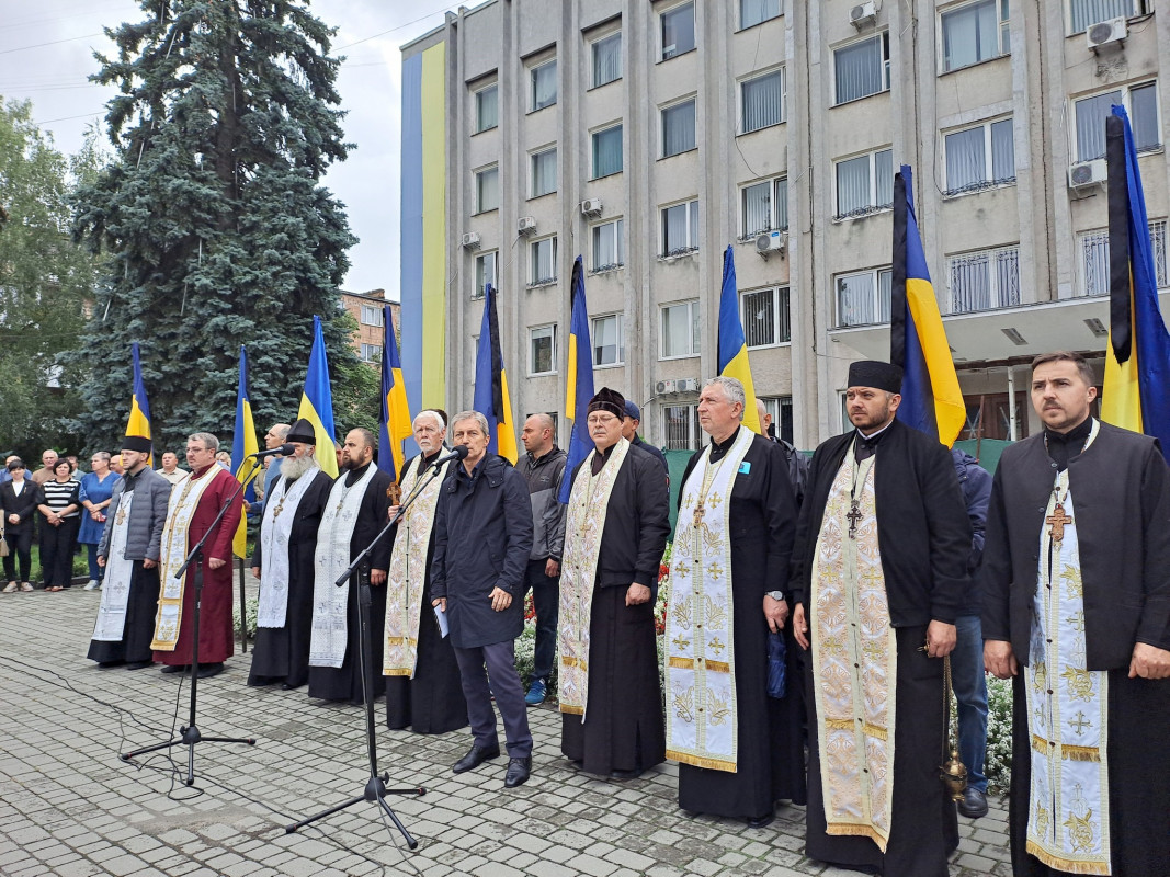 Воїн, захисник і батько чотирьох донечок: на Волині в останню дорогу провели 43-річного Героя Олександра Дригулю