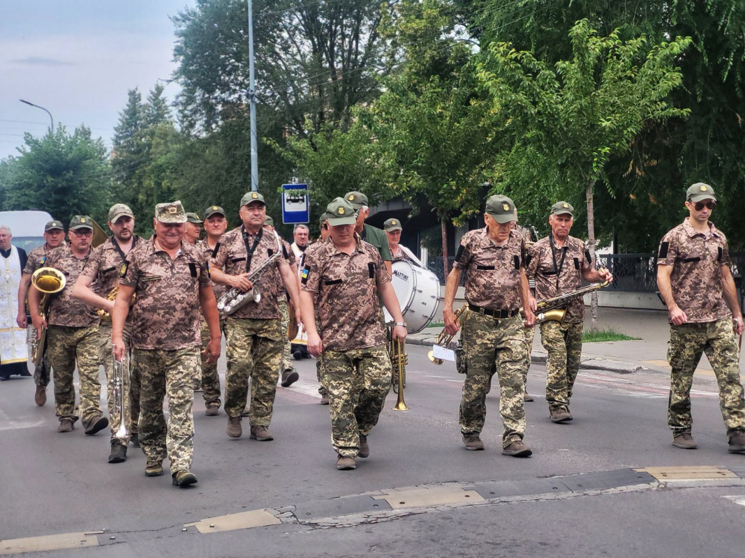 Життя обірвала війна за кілька місяців до 50-річчя: на Волині попрощалися із Героєм Віталієм Мартинюком