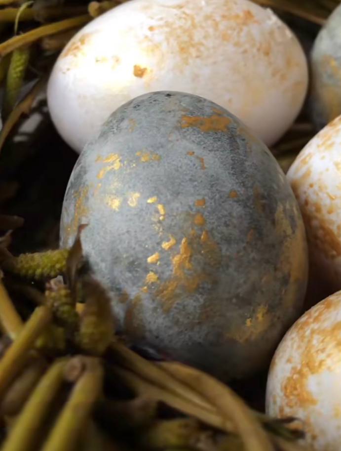 Як оригінально пофарбувати яйця до Великодня. Поради