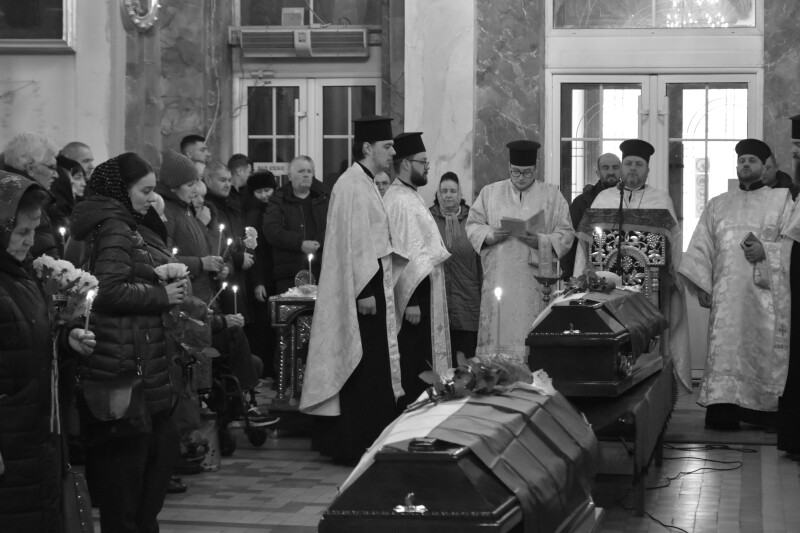 Два прощання в один день: у Луцьку поховали Героїв Вадима Басараба та Сергія Вікторського