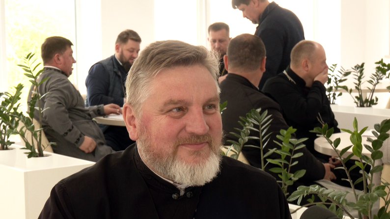 Священники у бронежилетах: як у Луцьку навчають медичних капеланів
