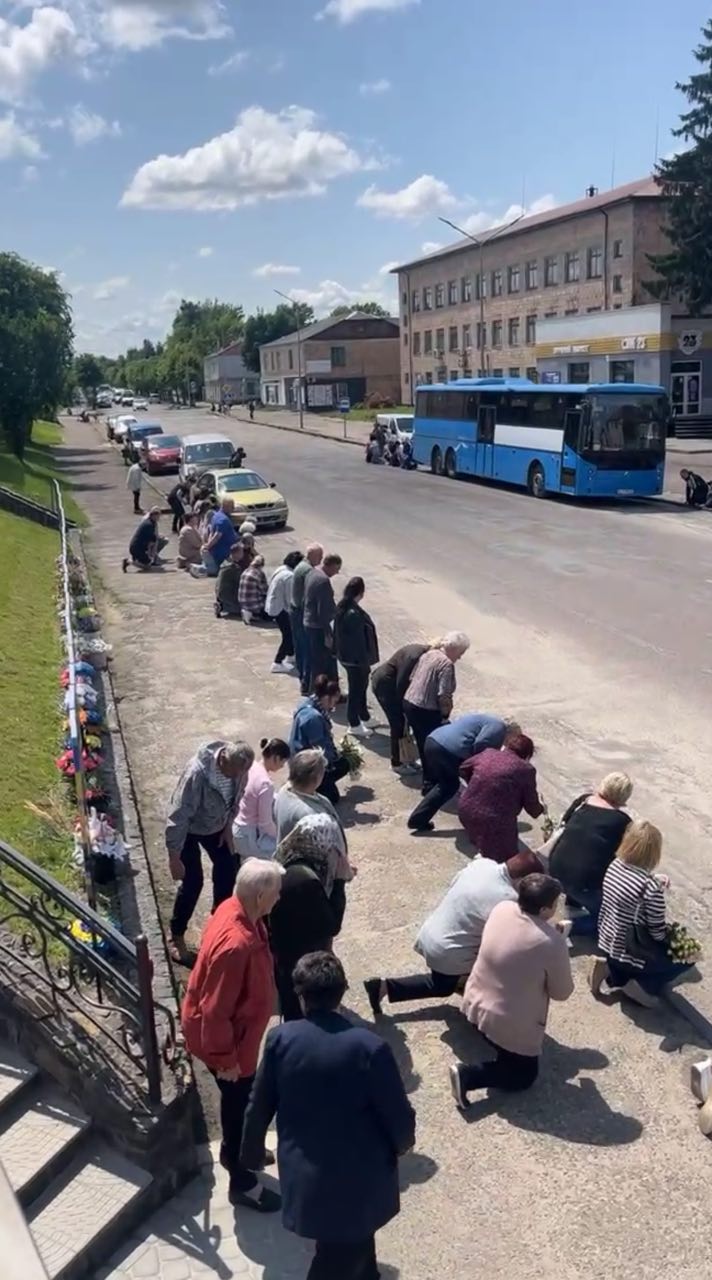 Навіки лише 22: у Луцький район «на щиті» повернувся загиблий Герой Роман Карпюк