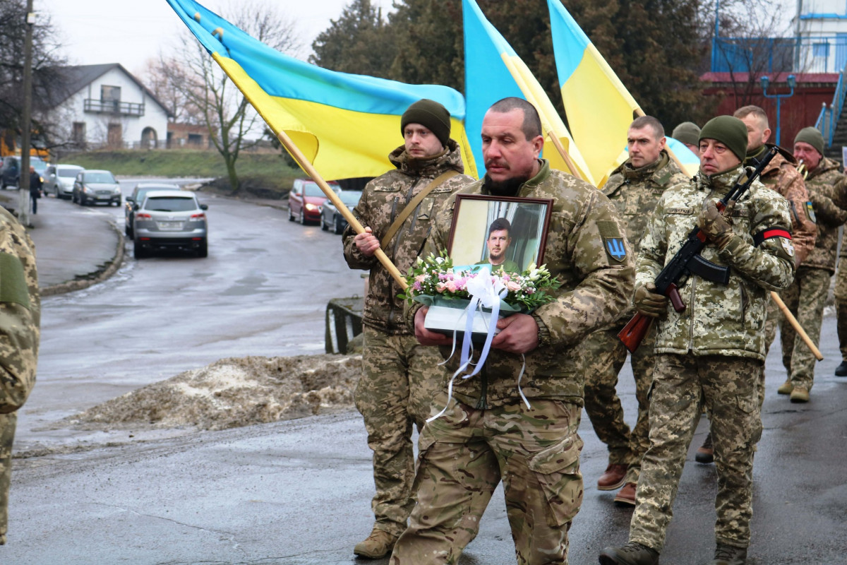 Пів року вважали зниклим безвісти: на Волині всім селом прощалися з 31-річним Героєм Іваном Майструком. Фото