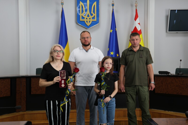 У Луцьку родинам загиблих військових вручили державні нагороди