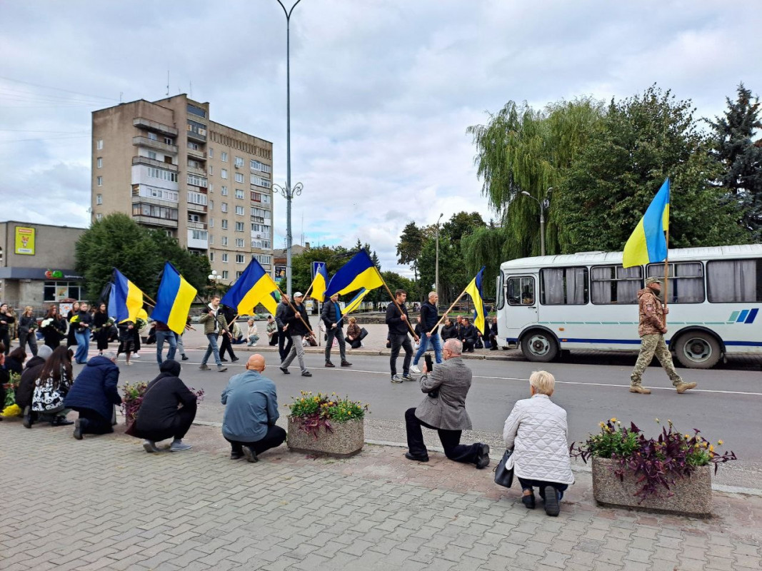 Дві донечки втратили батька: на Волині попрощалися з Героєм Михайлом Дудинцем