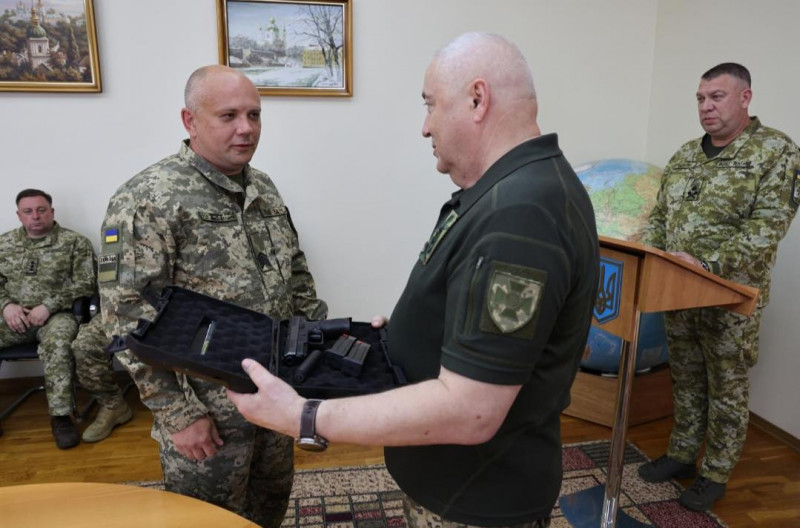Троє прикордонників з Волині отримали державні нагороди за мужність на фронті