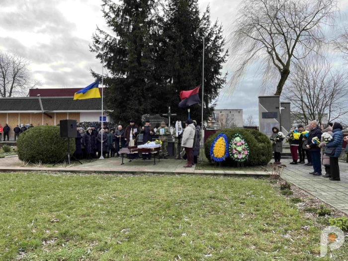 14 загиблий у громаді: на Волині попрощалися із захисником Володимиром Оркішем