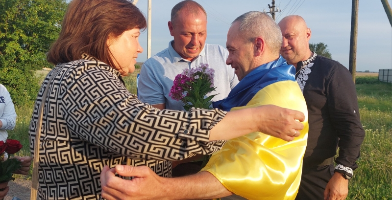 Повернення з полону: захисник з Волині вперше ступив на рідну землю після реабілітації