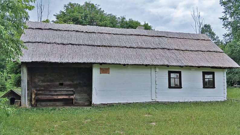«Хочемо максимально зберегти автентичність»: у музеї біля Луцька відновлюють старовинні хати