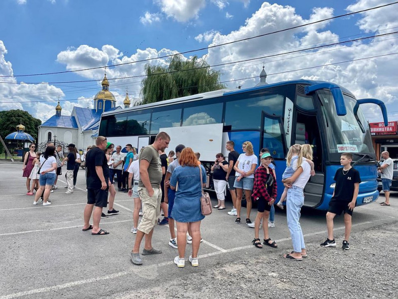 20 школярів з Волині поїхали на відпочинок в литовське місто Кельме