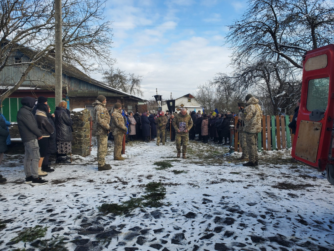 Брати нині захищають Вітчизну: на Волині попрощались з Героєм Михайлом Жердецьким