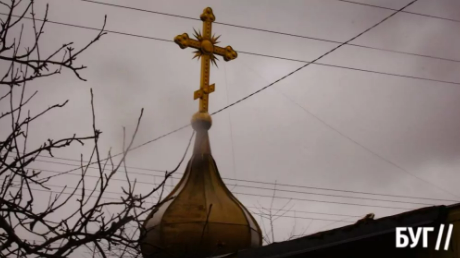 Контейнер стилізований під церкву: на Волині священники УПЦ МП створили «незалежну» релігійну громаду