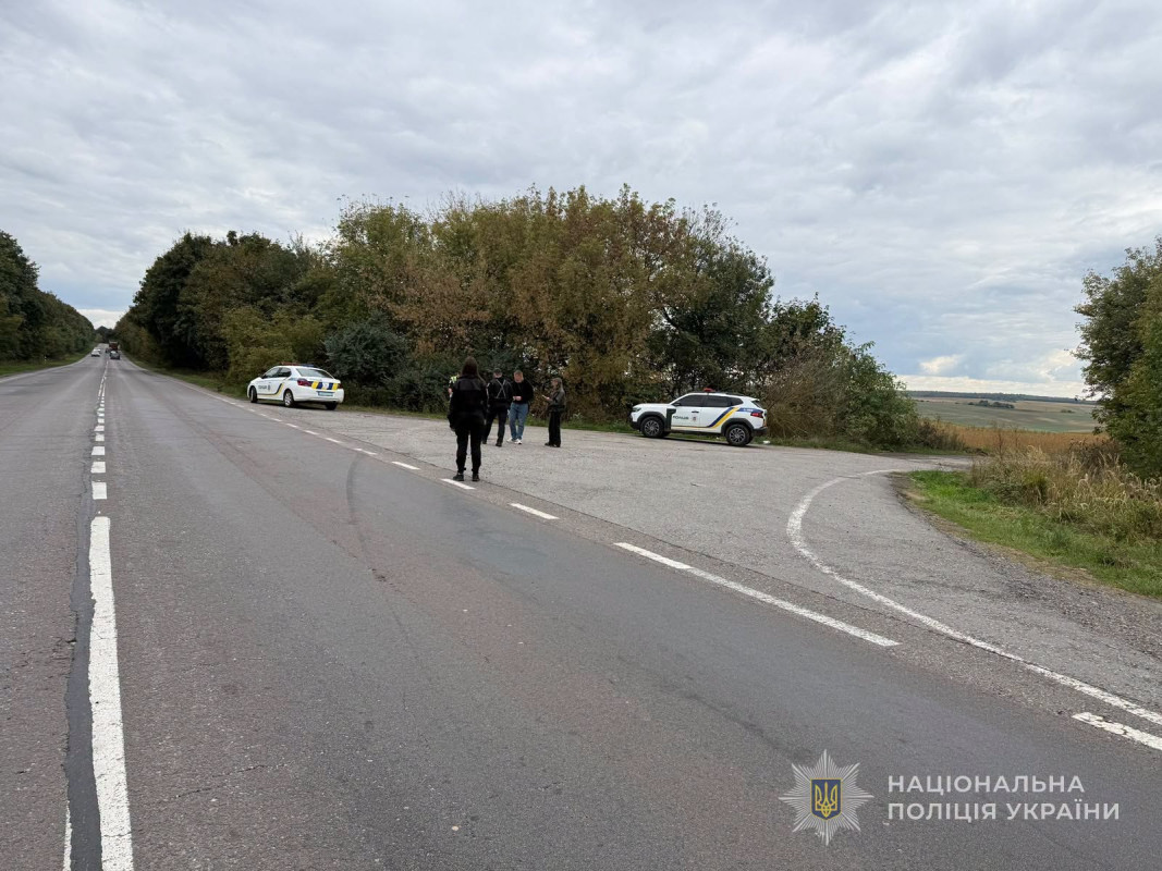 У Луцькому районі неповнолітня водійка не впоралася з керуванням і на повороті злетіла в кювет, є потерпілі