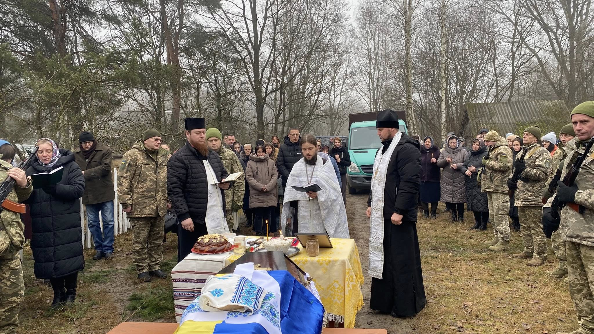 Герою назавжди 35: на Волині провели в останню путь загиблого воїна Дмитра Вавдіюка