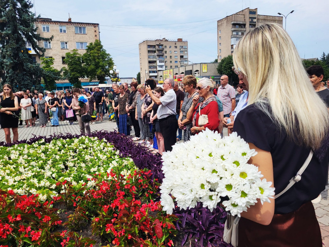 Життя обірвала війна за кілька місяців до 50-річчя: на Волині попрощалися із Героєм Віталієм Мартинюком