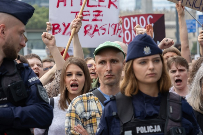У Польщі – масові протести проти імміграції: тисячі людей вийшли на вулиці