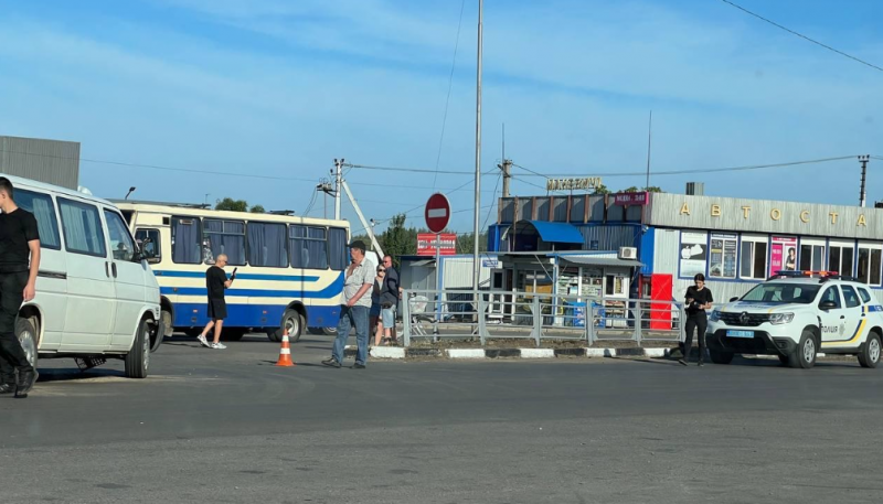 Мотоцикл загорівся після ДТП, а водій у лікарні: на Волині сталася аварія. Відео