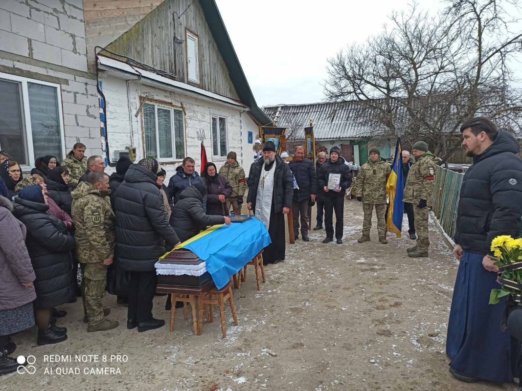 Понад рік вважався зниклим безвісти: на Волині попрощались з Героєм Миколою Коновим