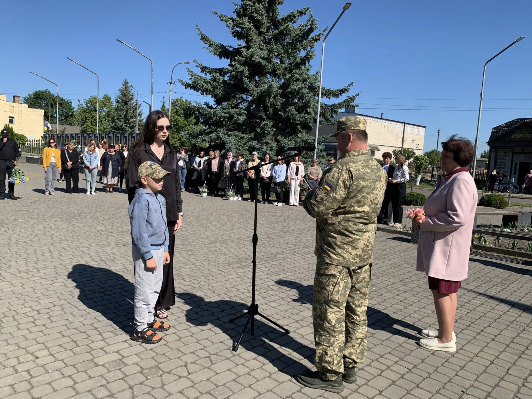 На Волині родині загиблого 30-річного захисника вручили орден «За мужність»