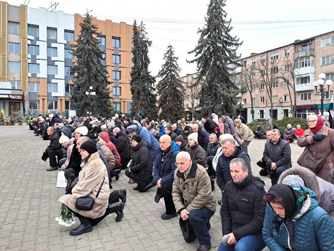 Дві втрати в одні громаді: на Волині попрощалися з Героями Артемом Абрамчуком та Юрієм Гусаром