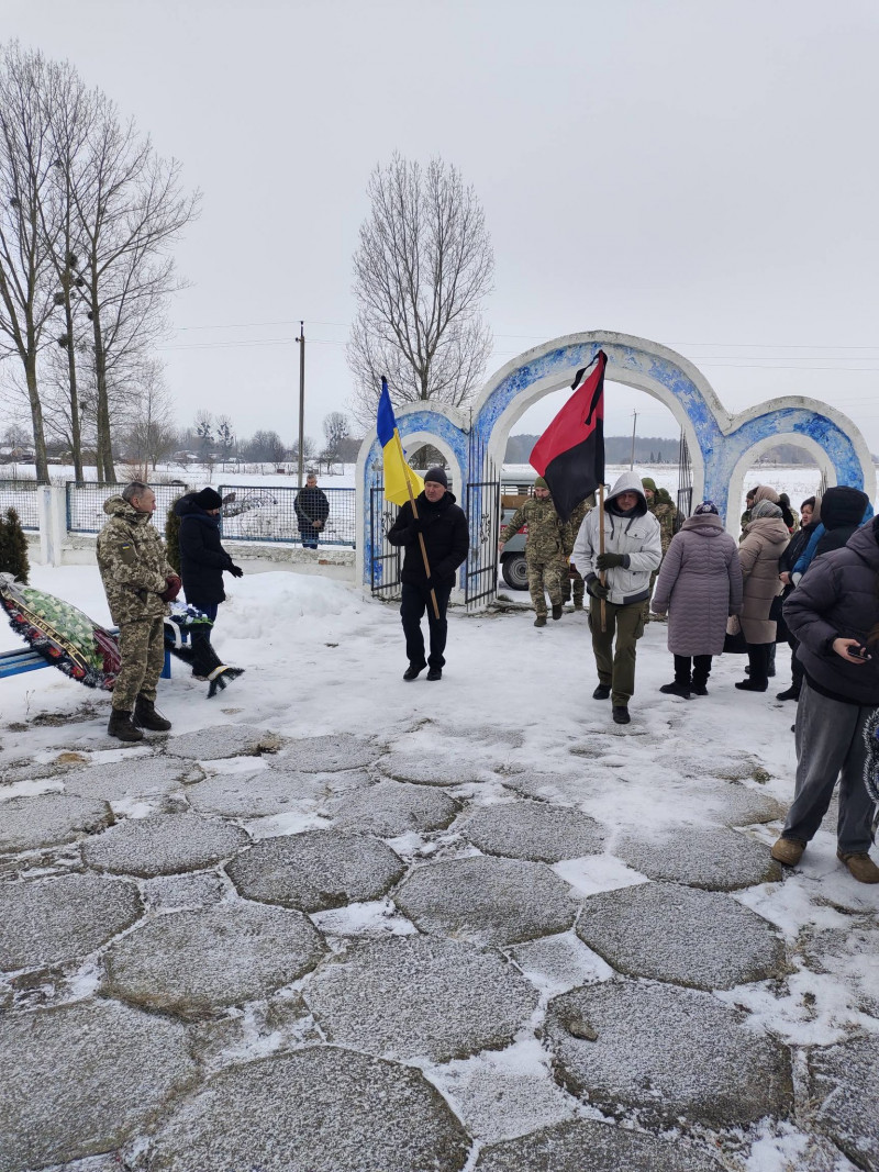 На Волині в останню дорогу провели полеглого воїна Руслана Гурича