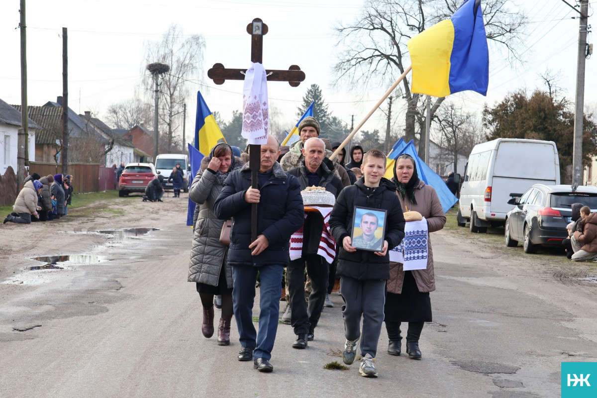 Рік надії й очікування: на Волині попрощалися з Героєм Віктором Фесиком