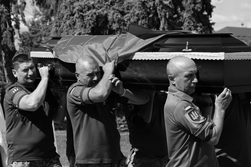 Загинув на першому бойовому завданні: у Луцьку попрощалися із Героєм Юрієм Кушніром