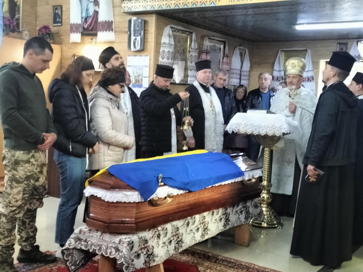 І навіть небо прощалося сльозами: на Волині провели в останню путь Героя Сергія Богуцького