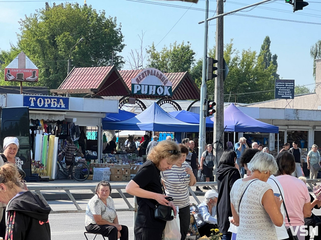 Скільки коштує молода кукурудза на ринку у Луцьку?