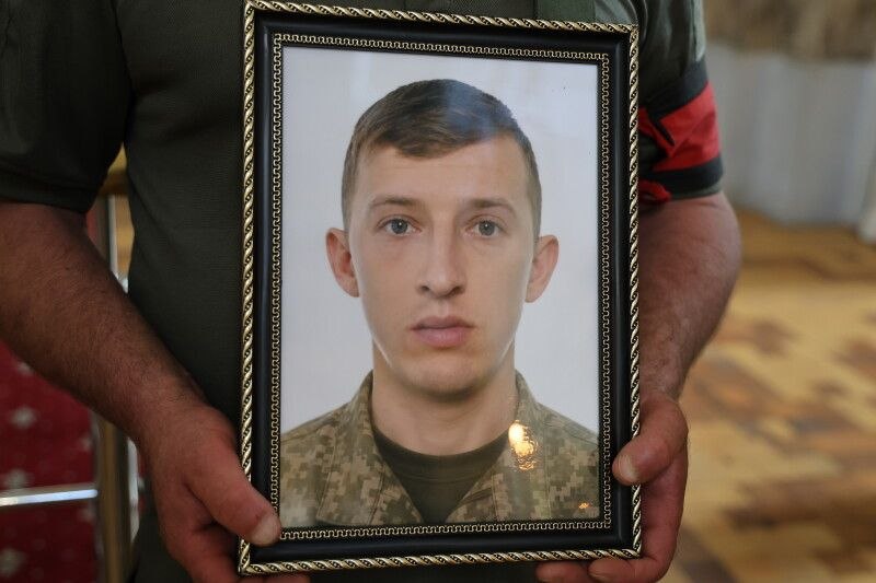 У Луцьку з військовими почестями поховали Героїв Романа Меюса та Олександра Радивоніка
