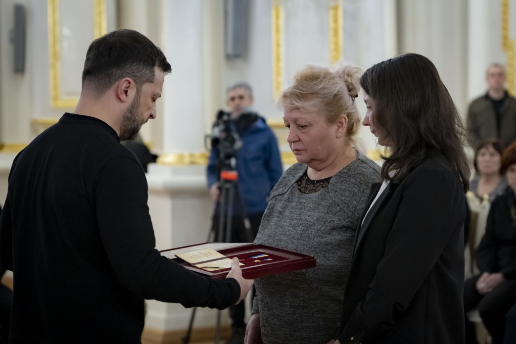 Зеленський вручив орден «Золота Зірка» родині загиблого Героя України Андрія Вовка з Волині